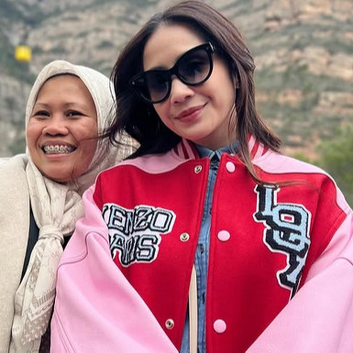 Potret Sus Rini Full Senyum Diajak Nagita Slavina ke Barcelona, Disebut Ketua Sus Seluruh Indonesia Gak Ada Lawan