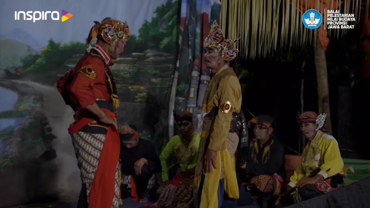 Konsep panggung meriah