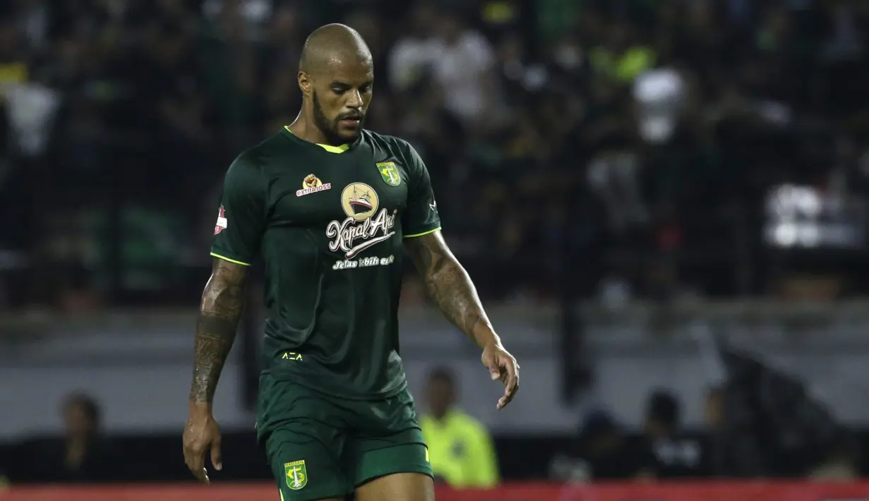 David da Silva - Awal bergabung dengan Persebaya Surabaya pada tahun 2018 dan membukukan 20 gol dari 23 laganya bersama skuat Bajul Ijo. Striker asal Brasil ini sempat hengkang ke Korea Selatan pada tengah musim 2019. (Bola.com/Yoppy Renato)