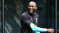 Namun, Nerazzurri kemudian batal untuk merekrut Lukaku secara permanen karena sang pemain ketahuan melakukan negosiasi dengan Juventus. (GABRIEL BOUYS / AFP)