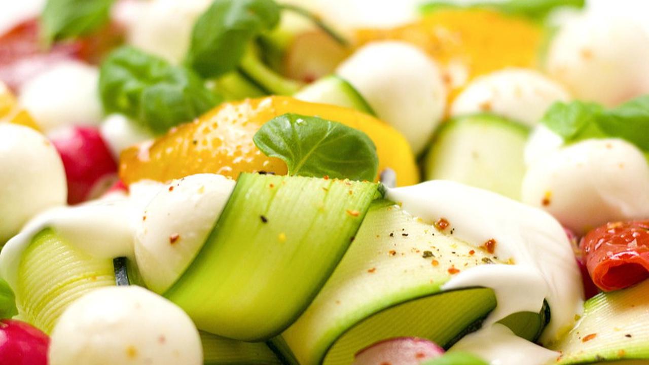 8 Manfaat Salad Timun untuk Kesehatan, Menurunkan Risiko Penyakit Jantung