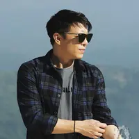 Dalam tayangan Youtube channel Sule, Ariel mengungkapkan alasannya mengapa dirinya masih sendiri hingga saat ini. Ternyata banyak hal yang masih menjadi fokus Ariel sekarang ini.  (Instagram/arielnoah)