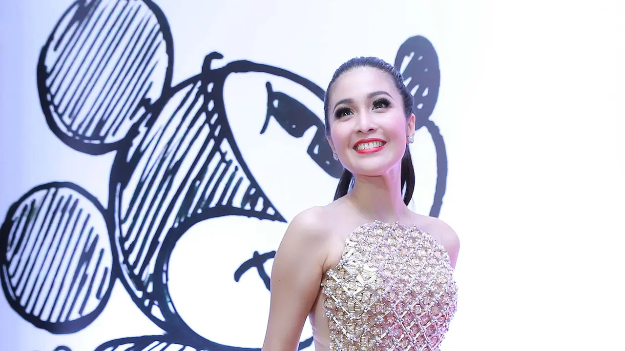 Sandra Dewi 