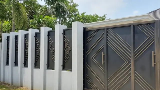 Pagar Beton Kombinasi Besi Minimalis dan Estetik