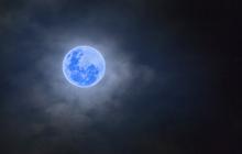 Mengungkap 4 kejadian mistis di balik kemunculan Blue Moon