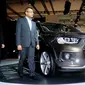 Mobil keluaran terbaru dari Chevrolet yang diperkenalkan pada GIIAS 2016 di ICE BSD City Serpong, Banten, Kamis (11/8). Chevrolet tipe all new captiva tersebut dipasarkan Rp 425 juta otr. (Liputan6.com/Helmi Fithriansyah)