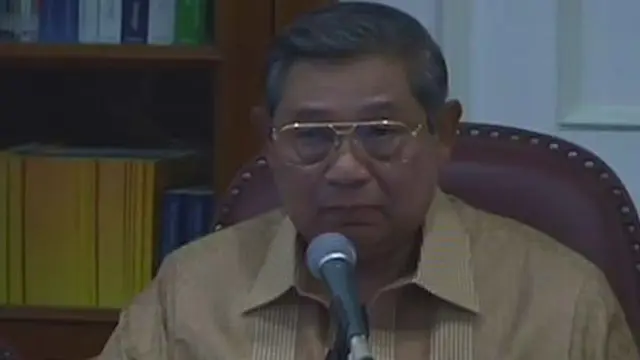 Presiden SBY Resmi `Pecat` Akil Mochtar