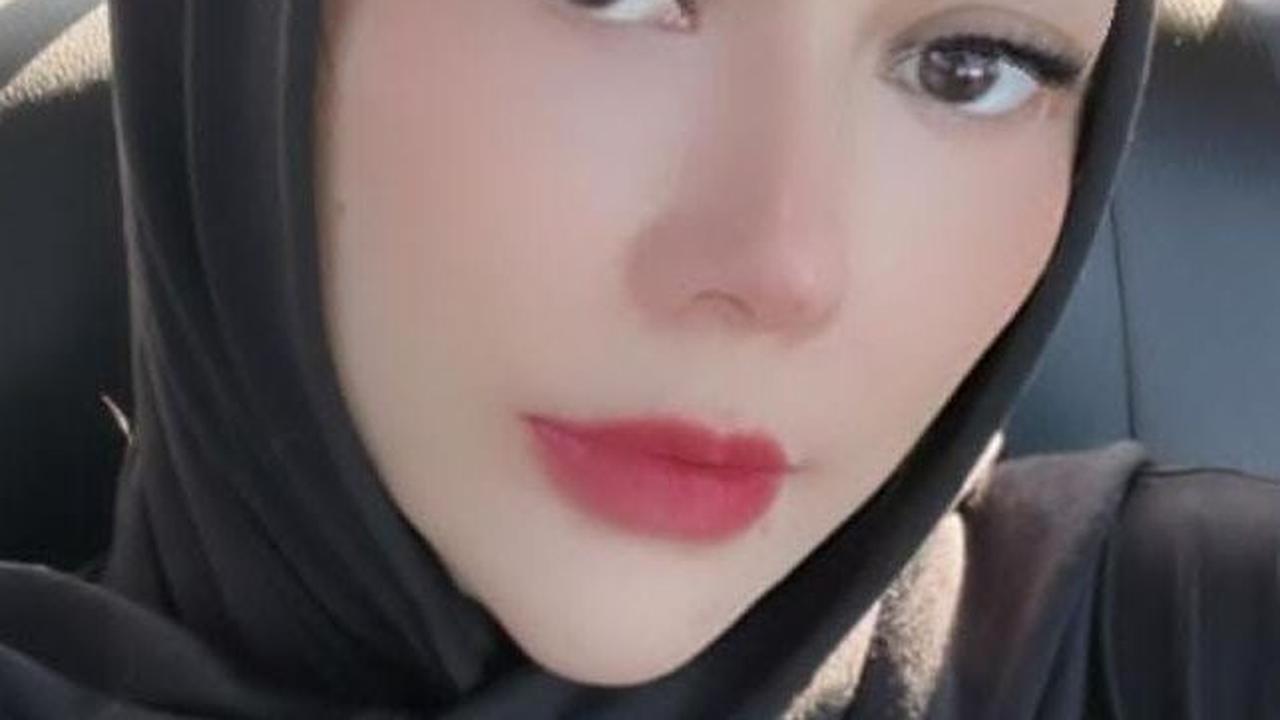 Lagi Mencari Imam, Adem Banget Lihat Aura Kasih Pakai Busana Muslim
