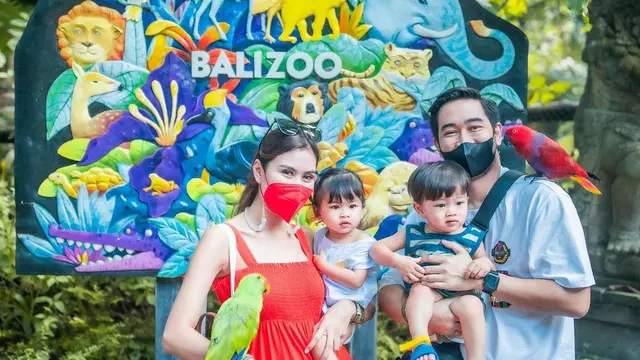 7 Momen Romantis Syahnaz dan Jeje Saat Liburan di Bali