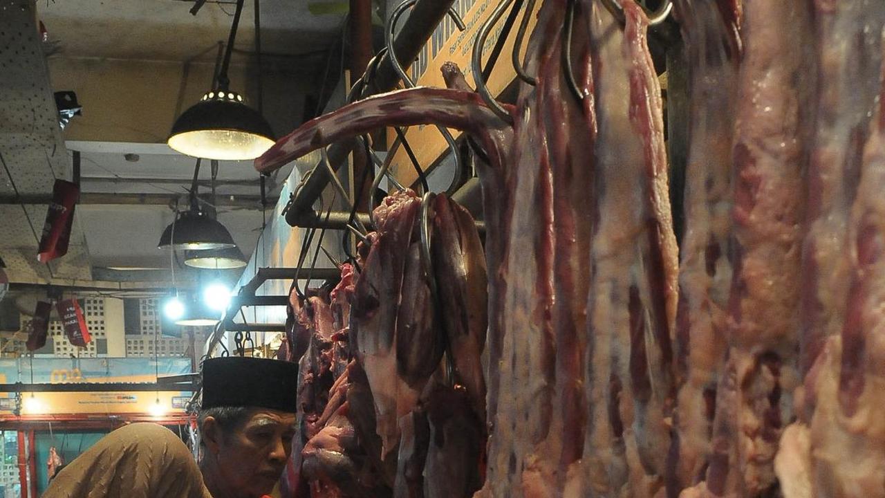 H-1 Jelang Puasa Ramadan, Pedagang Pasar Senen Bingung Harga Daging Sapi Terus Naik