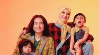 Keluarga Cut Meyriska dan Roger Danuarta Lakukan Pemotretan. [@cutratumeyriska]