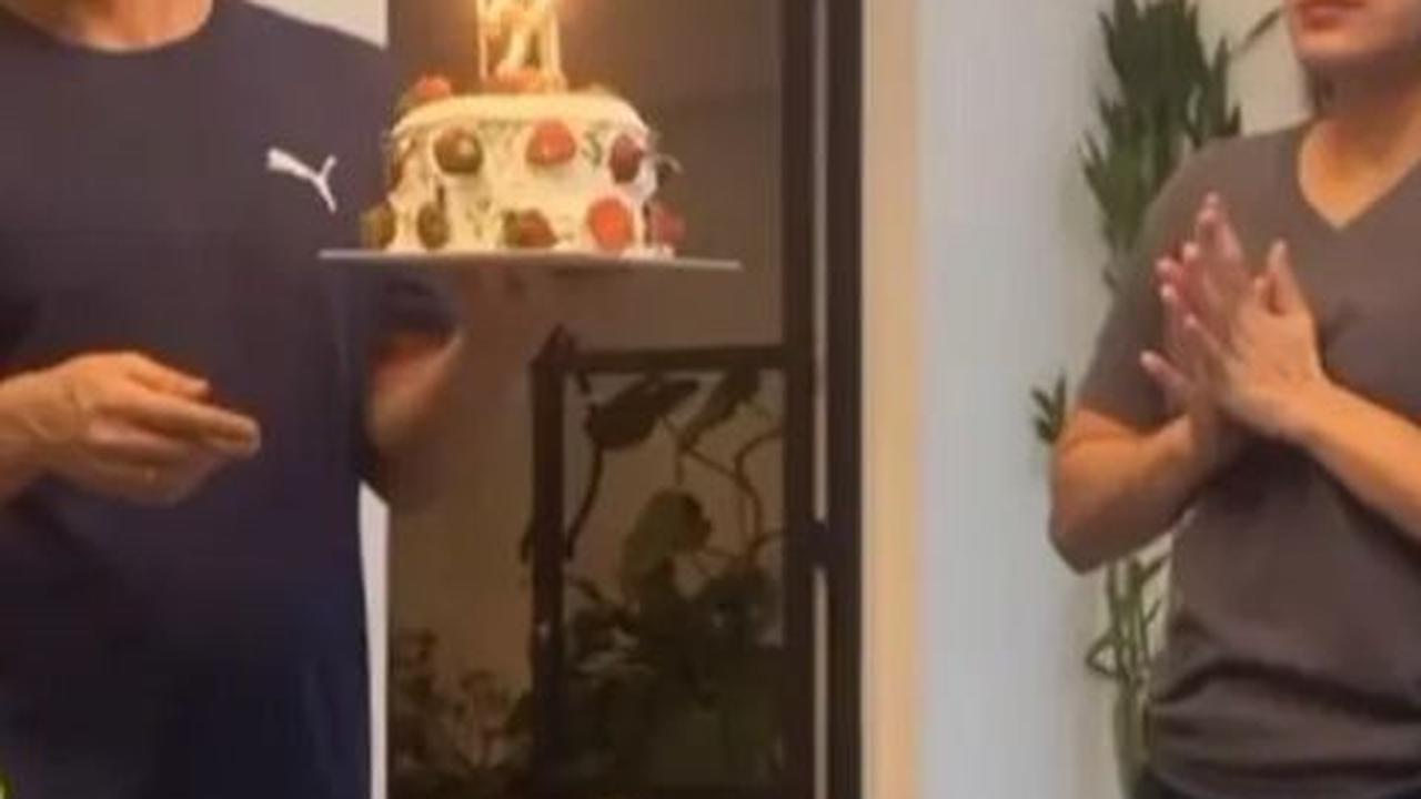 Tidak mengherankan jika belakangan ini, olahraga angkat beban telah menjadi rutinitas harian bagi istri Abimana Aryasatya ini.<br>