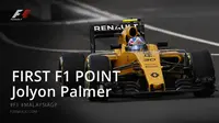 Pebalap Renault, Joylon Palmer, meraih poin pertama pada ajang F1. (Bola.com/Twitter/F1)