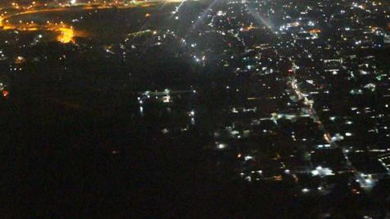 Gardu PLN Cililitan meledak, kawasan Jakarta gelap gulita