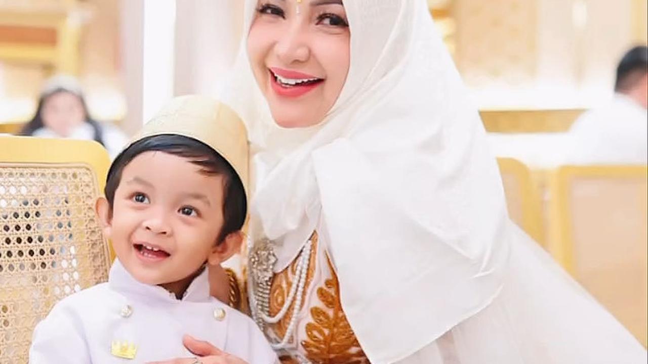 Potret Sulthan, Anak Roro Fitria yang Makin Besar Makin Ganteng