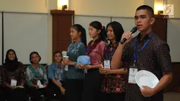 Kandidat Lurah Pasukan Pengibar Bendera Pusaka (Paskibraka) 2017 melakukan kampaye di PPPON, Cibubur, Jakarta Timur, Rabu (26/7). Calon Paskibraka yang terpilih menjadi Lurah akan memimpin pasukan yang diberi nama Desa Bahagia. (Liputan6.com/Yoppy Renato)