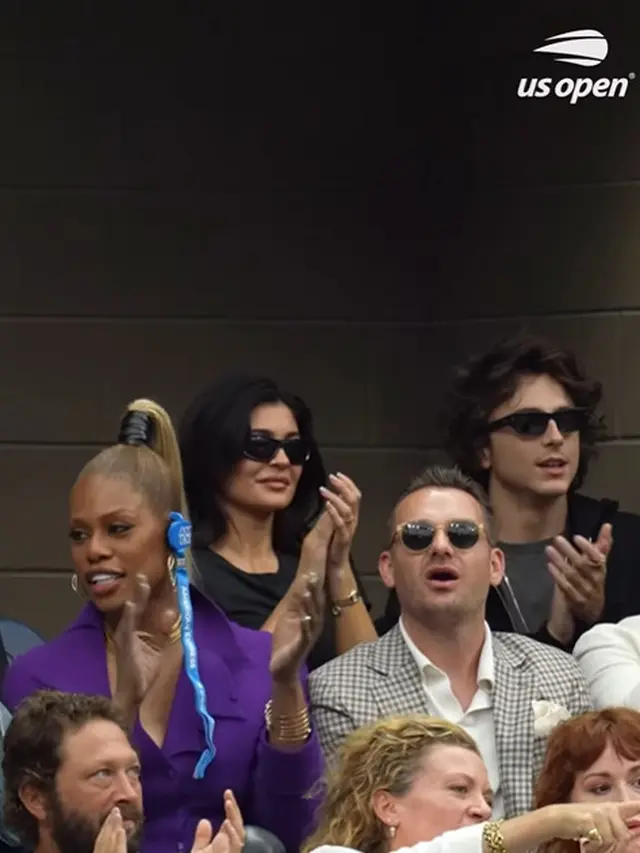 Kylie Jenner dan Timothee Chalamet menyaksikan pertandingan US Open, Minggu (10/9/2023). (Foto: Instagram/usopen)