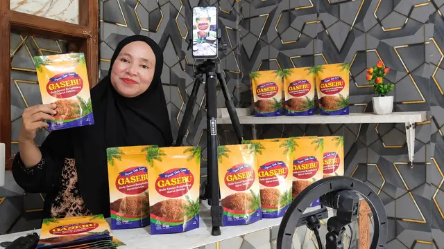 Susanti dengan usaha itu ia beri nama Gasebu, singkatan dari Gula Semut Bungbulang.
