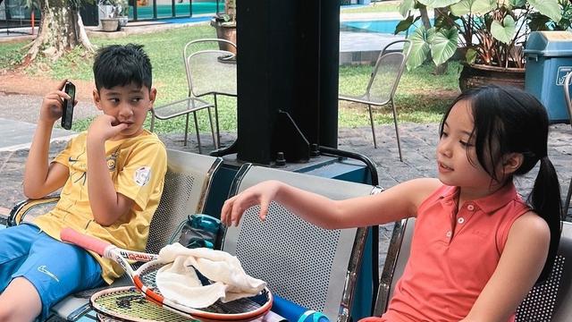 Gempi dan Rafathar Main Tenis