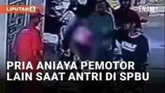 Aksi penganiayaan terjadi di SPBU Jl. Raya Sindangkerta, Gandok, Sindangkerta, Kab. Bandung Barat (16/03/24). Seorang pengendara RX King di luar barisan tiba-tiba memukul pemotor lain yang mendapat giliran mengisi BBM. Penganiayaan diduga karena pela...