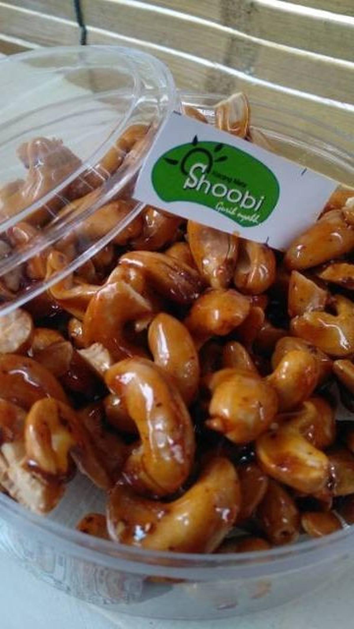 3. Kacang Mete Karamel Pedas