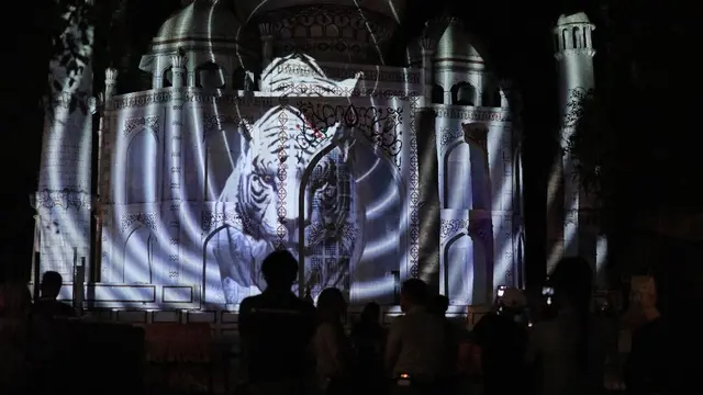 Luminous Safari Journey di Taman Safari Bogor digelar setiap hari mulai pukul 17.00 WIB