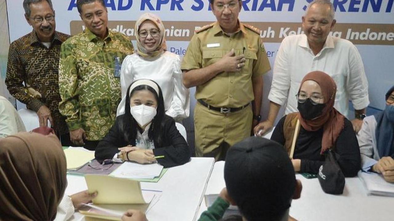 "Target akad KPR Syariah adalah minimal 1.700 unit KPR Subsidi dan minimal 600 unit KPR Non Subsidi. Sehingga total akad serentak KPR Syariah Bank BTN adalah minimal sebanyak 2.300 unit," kata Hirwandi.