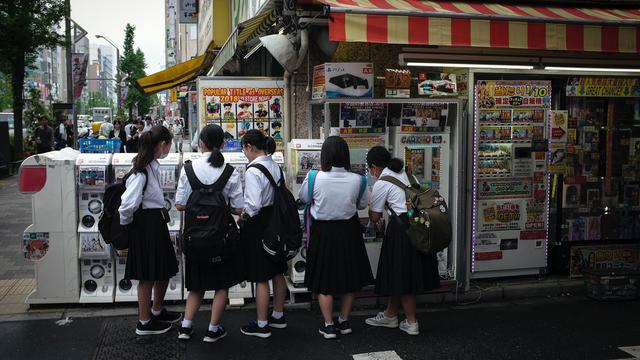 Ilustrasi anak sekolah, seragam sekolah