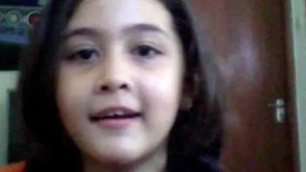 6 Potret Lawas Masa Kecil Talitha Curtis, Ungkap Selama Ini Dibesarkan Ibu Angkat