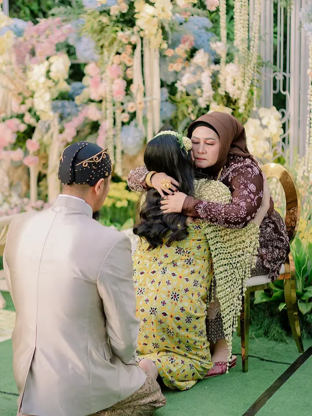 Via Vallen dan Chevra Yolandi