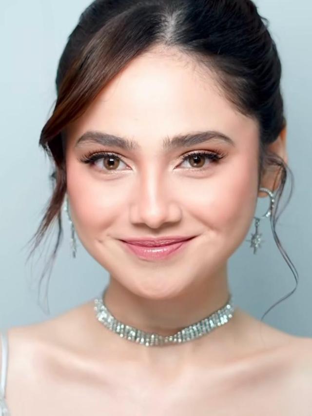 6 Potret Syifa Hadju Makin Cantik Dipulas Soft Glam Makeup Look saat Hadiri Acara Spesial