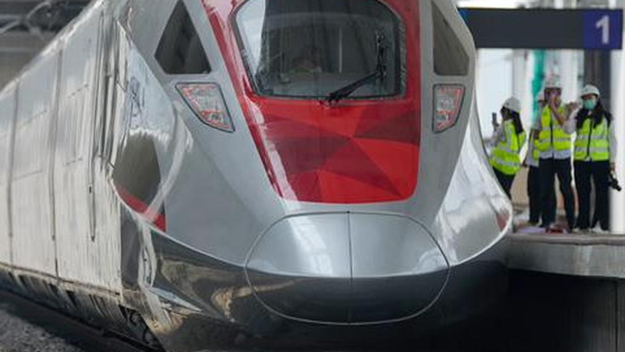 Baru 2 Bulan Beroperasi, Kereta Cepat Whoosh Angkut 1 Juta Penumpang