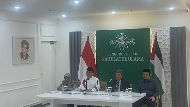 Ketua Umum PBNU Yahya Cholil Staquf atau Gus Yahya saat jumpa pers di Kantor PBNU Jakarta, Senin (5/8/2024).