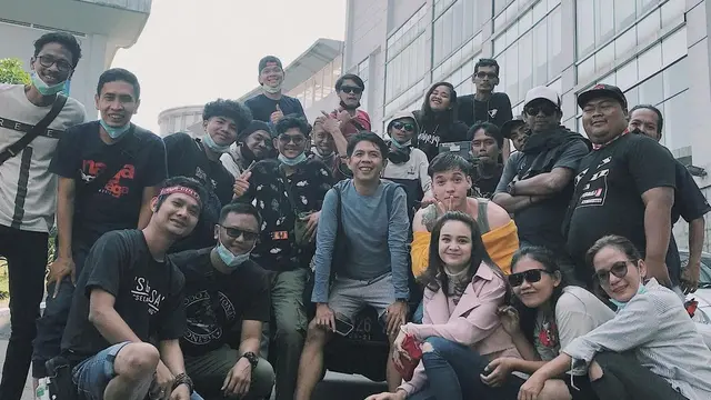 Segera Tamat, Ini 6 Potret Kebersamaan Pemain dan Kru Sinetron Badai Pasti Berlalu