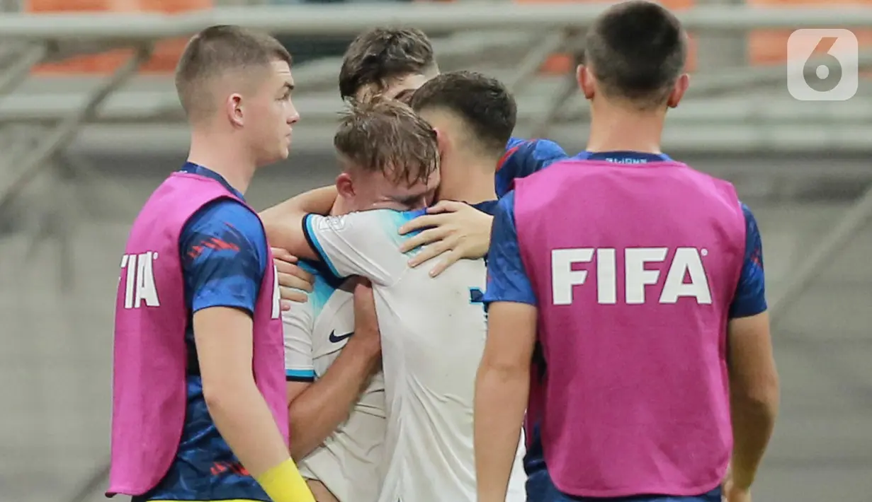 Inggris U-17 didepak keluar Piala Dunia U-17 2023 oleh Uzbekistan U-17. (Bola.com/Muhammad Iqbal Ichsan)