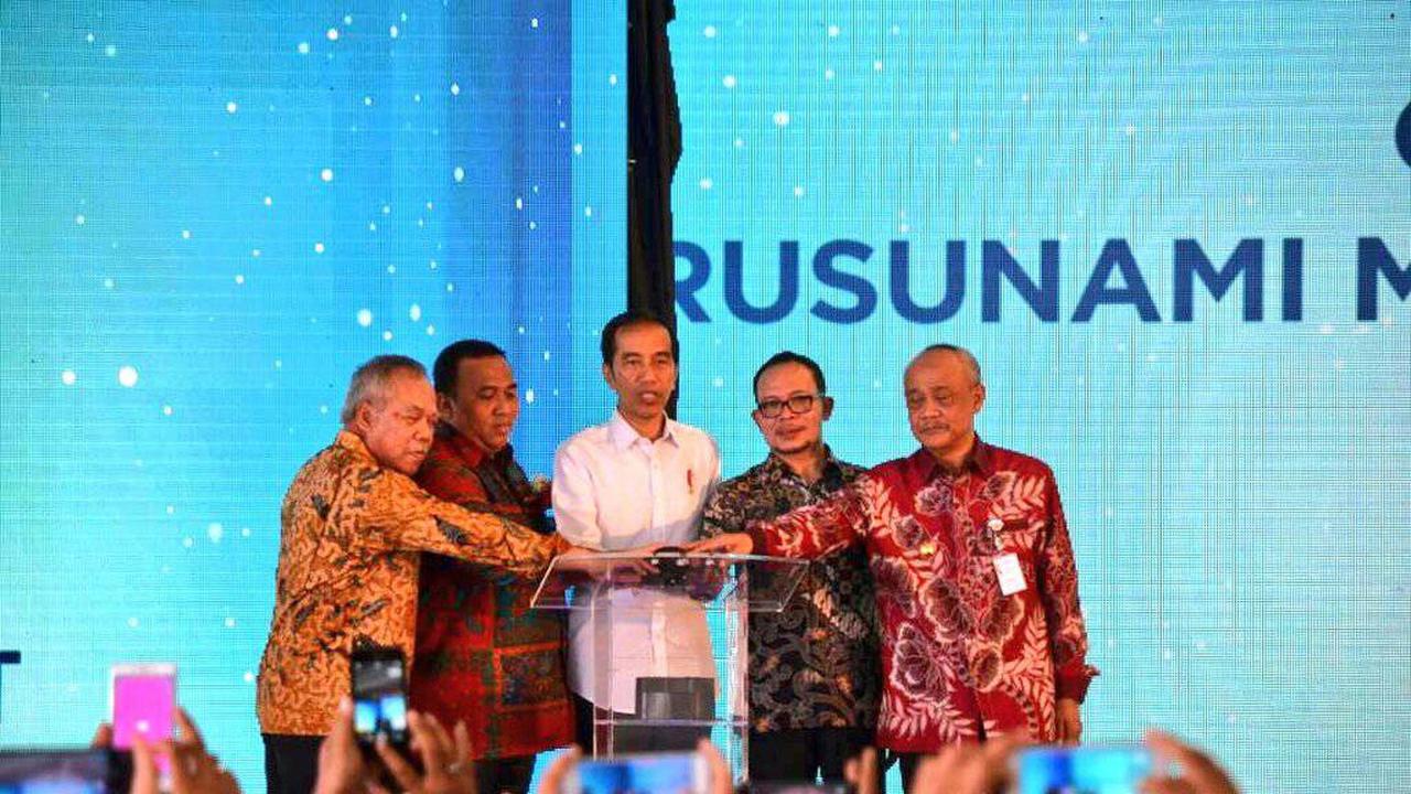 Presiden RI Joko Widodo dan Menaker Hanif