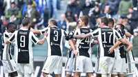 Pemain Juventus merayakan golnya saat melawan Sassuolo dalam pertandingan Liga Italia Serie A di Stadion Allianz di Turin, Italia (4/2). Juventus saat ini mengoleksi 59 poin dari 23 pertandingan. (Alessandro Di Marco / ANSA via AP)