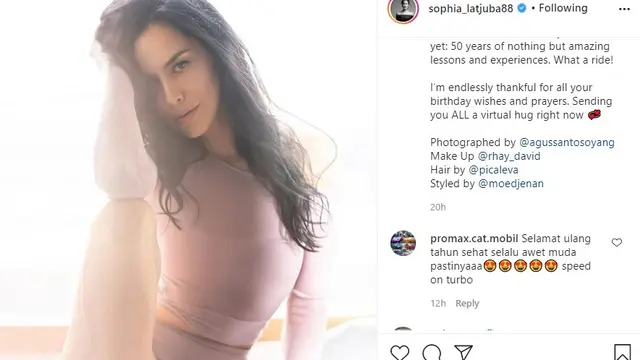 Makna usia 50 tahun bagi Sophia Latjuba (https://www.instagram.com/p/CDnqLNVJHdT/)