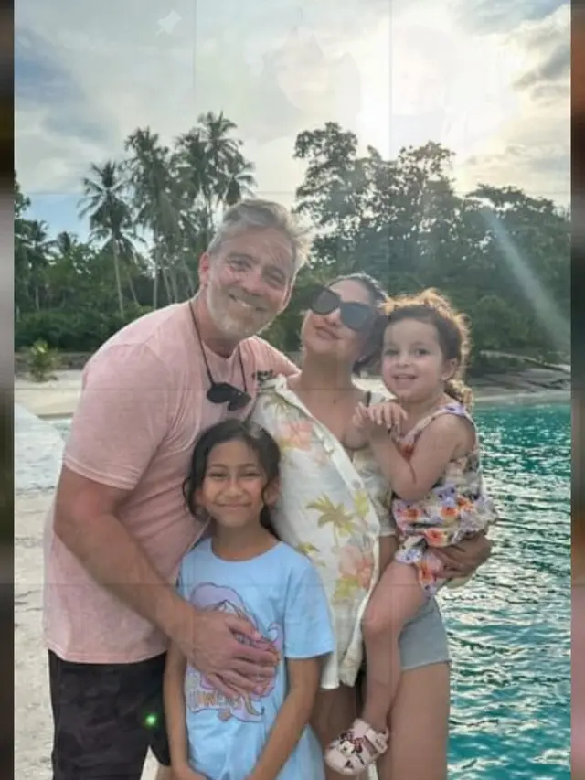 Rahma Azhari dan Paris Chong