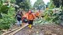 Personel Badan Nasional Pencarian dan Pertolongan (Basarnas) Manado membawa sejumlah alat yang diperlukan guna membantu operasi pencarian dan pertolongan korban bencana banjir bandang di Kabupaten Kepulauan Siau Tagulandang Biaro, Provinsi Sulawesi Utara, Selasa 6 Januari 2026. Kantor Pencarian dan Pertolongan Manado menurunkan sebanyak 16 personel beserta Alat Utama (Alut) SAR untuk melaksanakan operasi pencarian dan pertolongan pada bencana banjir bandang yang melanda Kabupaten Kepulauan Siau Tagulandang Biaro, Provinsi Sulawesi Utara. (Foto: Basarnas)