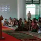 Wakil Presiden Jusuf Kalla (JK) memberikan pidato saat meninjau Mesjid Raya Bukaka Watampone, Makassar, Sabtu (6/6/2015). Rencananya Masjid Raya Bukaka akan segera direnovasi. (Liputan6.com/Faizal Fanani) 