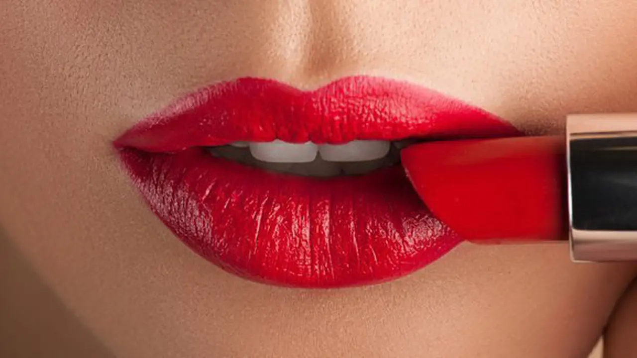 Tips memakai lipstik/copyright Shutterstock.com
