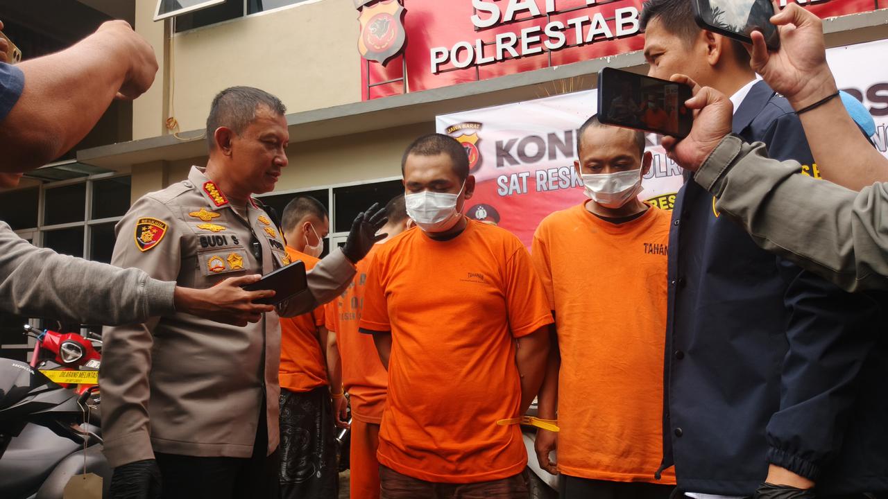 Biaya Nikah Kurang Rp20 Juta, Pria di Bandung Nekat Maling Motor Berujung Berseragam Oranye
