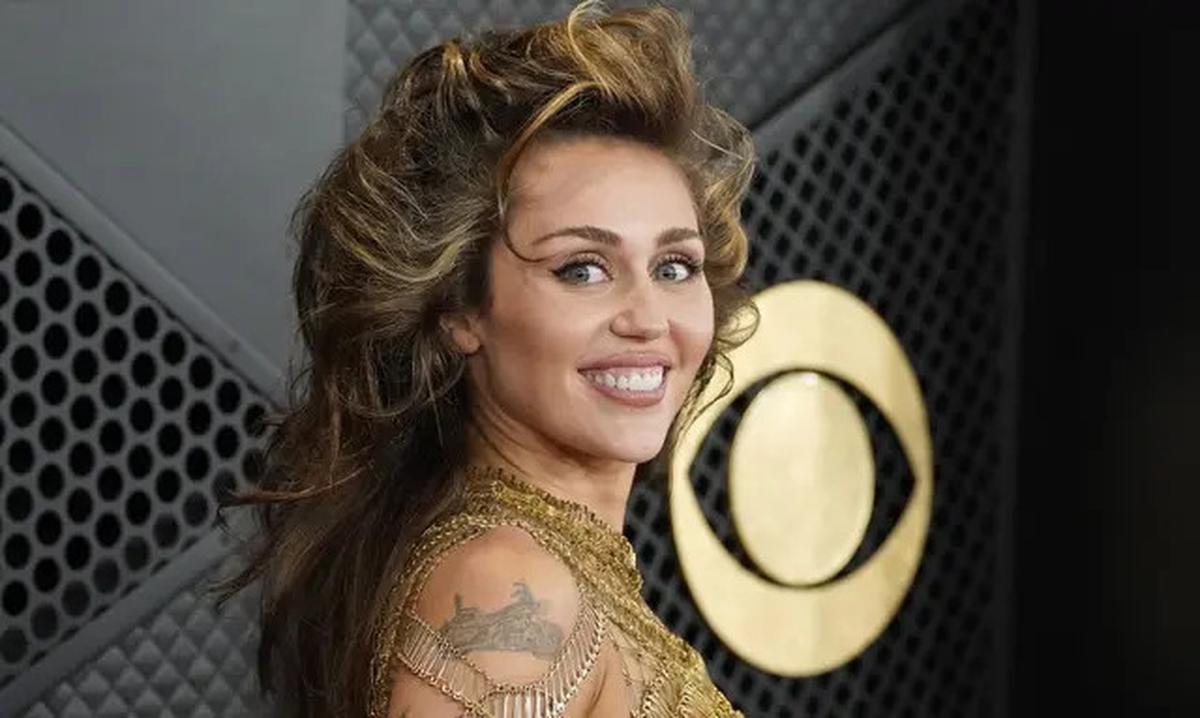 Miley Cyrus Bocorkan Caranya Sembunyikan Pengeluaran untuk Narkoba dari Akuntannya