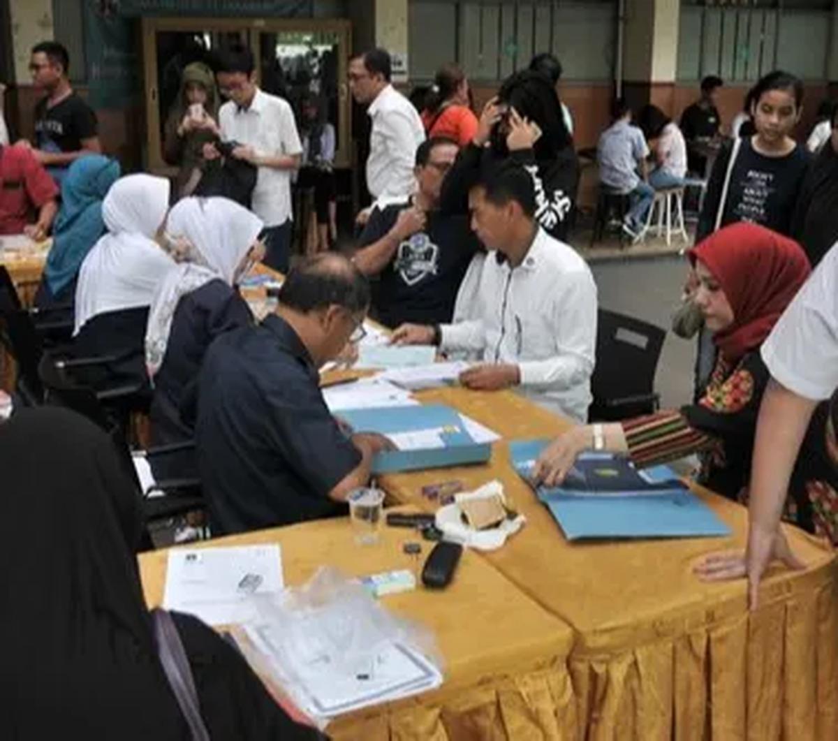 Sebelumnya, Menteri Koordinator Bidang Pembangunan Manusia dan Kebudayaan (Menko PMK) Muhadjir Effendy, mengingatkan para orang tua untuk tidak berlaku curang dalam proses Pendaftaran Peserta Didik Baru (PPDB).