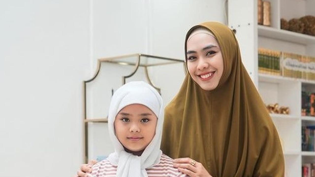 Potret Oki Setiana Dewi dan Anak (Sumber:Instagram/okisetianadewi)