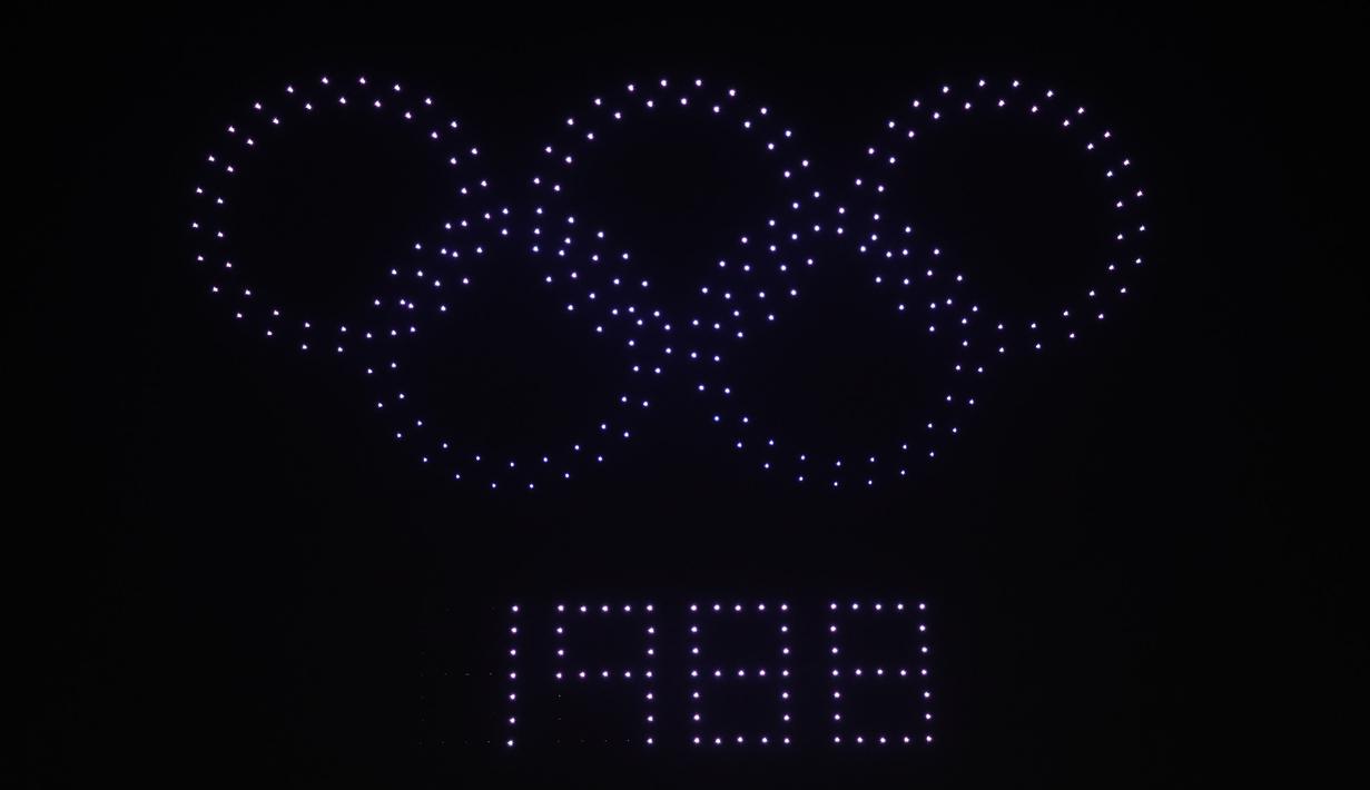 Foto yang diabadikan pada 13 November 2020 ini memperlihatkan pertunjukan cahaya di Taman Olimpiade di Seoul, Korea Selatan. Sebuah pertunjukan cahaya yang menampilkan 315 drone digelar di Seoul pada Jumat (13/11). (Xinhua/Kementerian Agraria, Infrastruktur, dan Transportasi Korea Selatan)