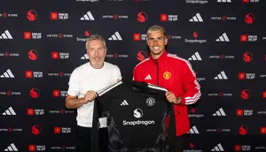 MU Rekrut Kiper Timnas Wales Karl Darlow hingga 2028