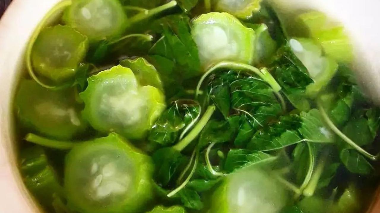 3. Sayur Bayam Oyong