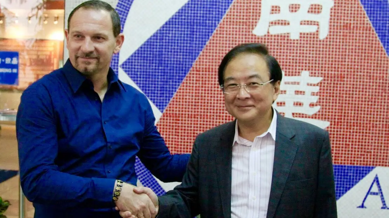 Dejan Antonic Latih South China